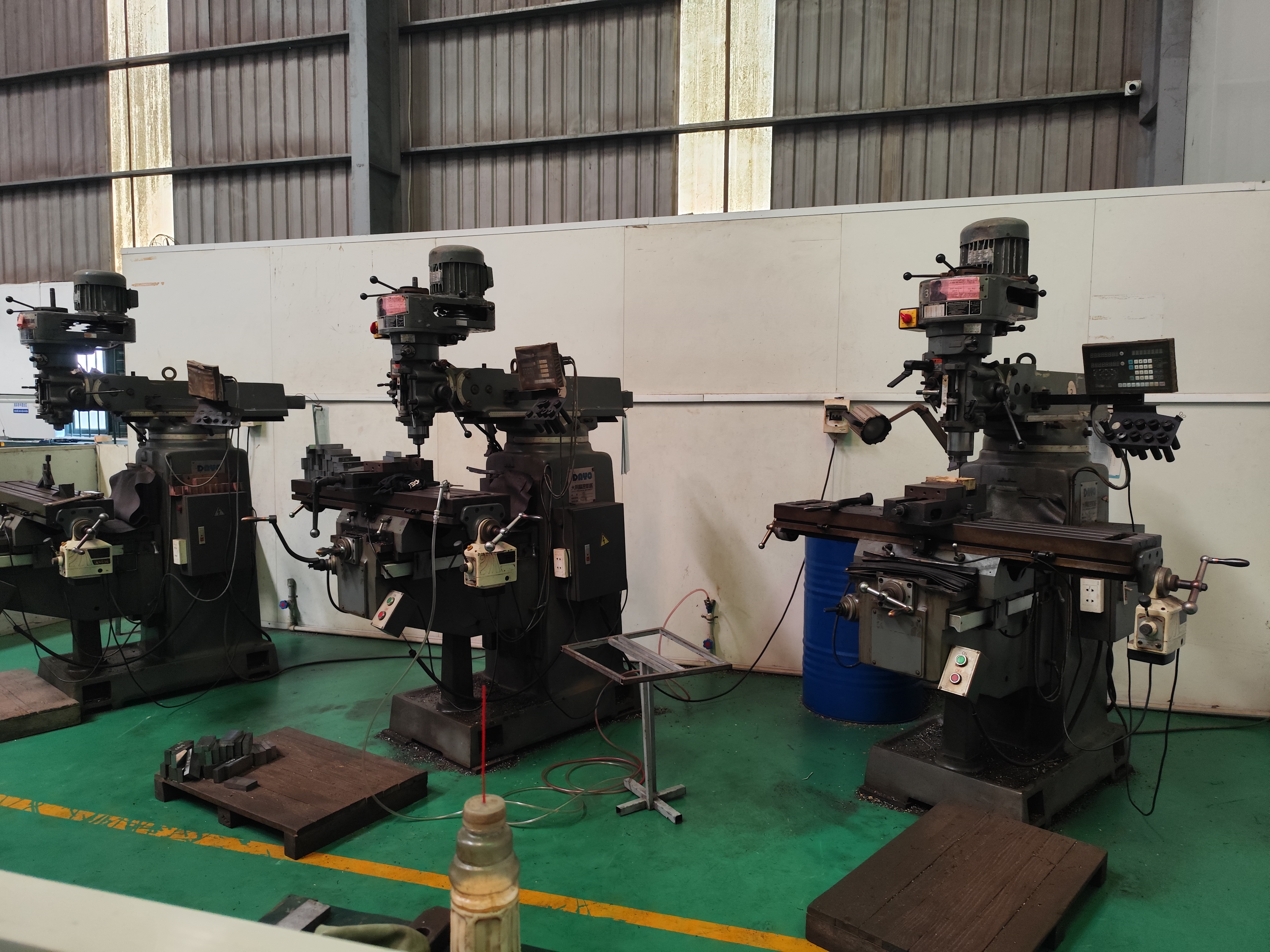 lathe machine.jpg